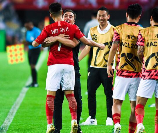 九游体育官网-勇士观众热烈欢呼！，德罗巴迎来三赛季出色发挥上演精彩一战-九游体育官网